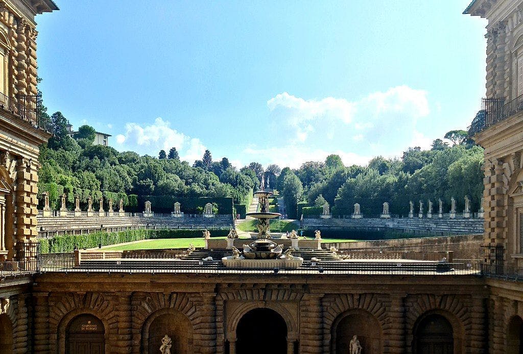 Entrance view of Boboli gardens from Pitti Palace (Ricardalovesmonuments, CC BY-SA 4.0 via Wikimedia Commons)