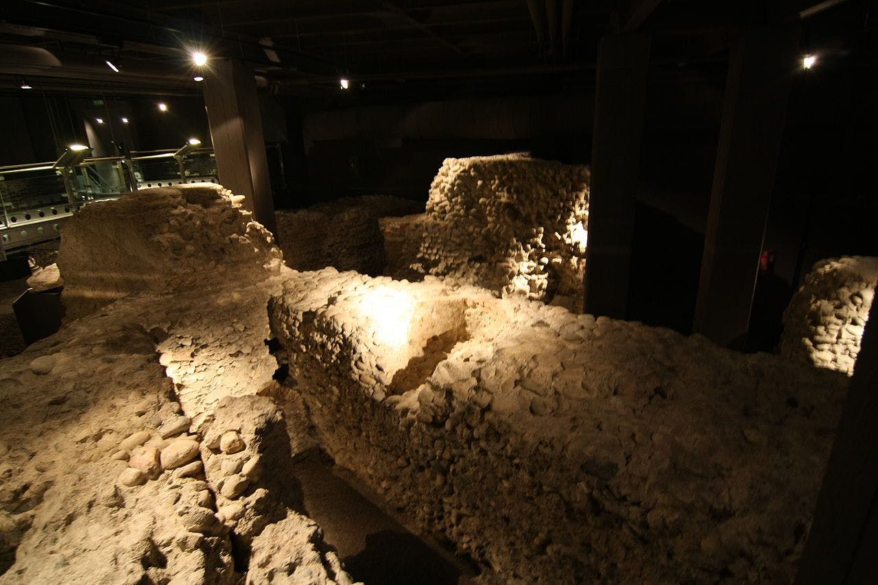 Remains visible in the theatre's underground museum (by Stefano Bolognini, Attribution via WikiCommons)
