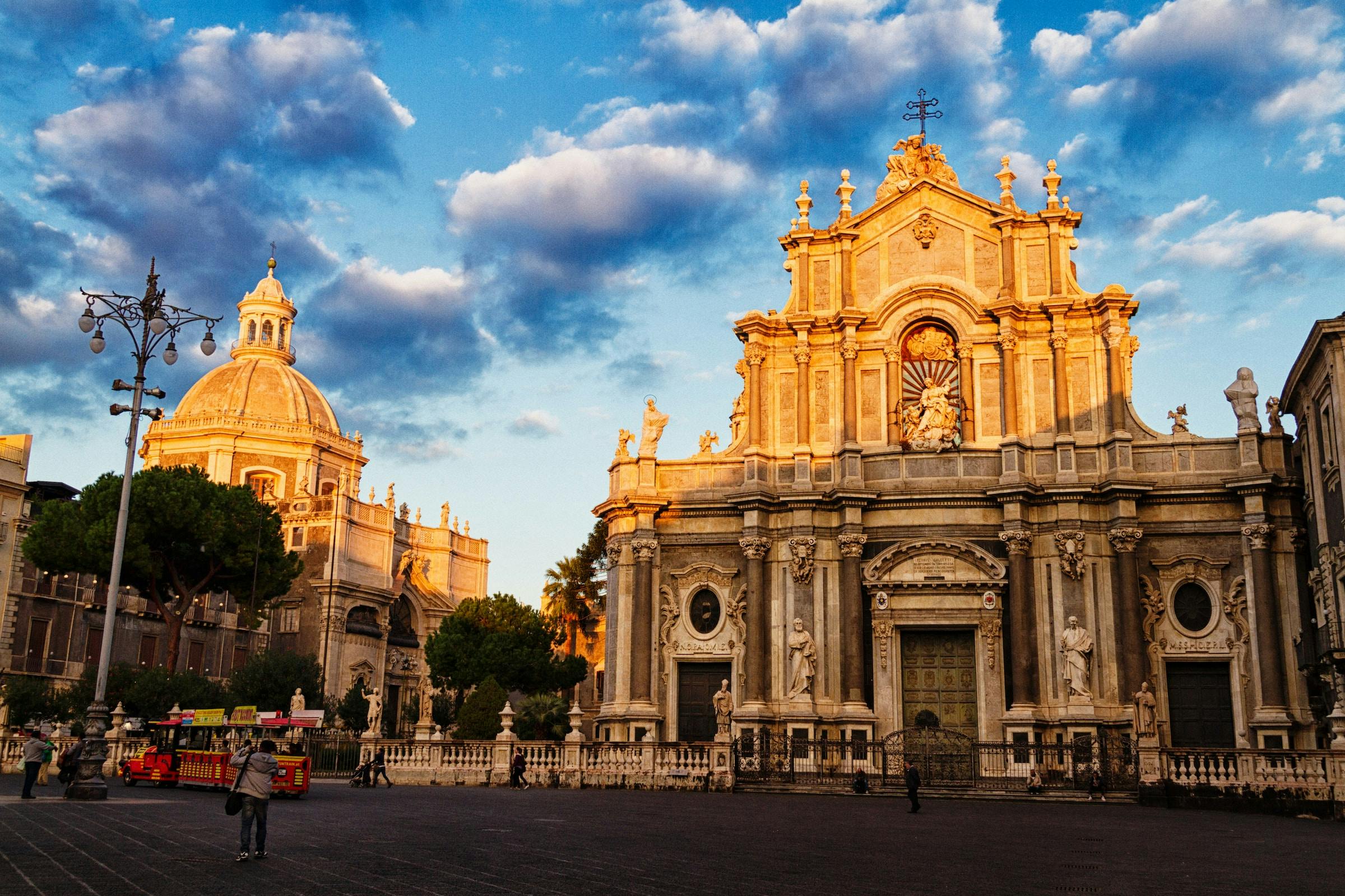 Tre luoghi simbolo di Catania alla scoperta di una leggenda tra mito e tradizione.